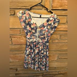 Cute floral dress in XS-S